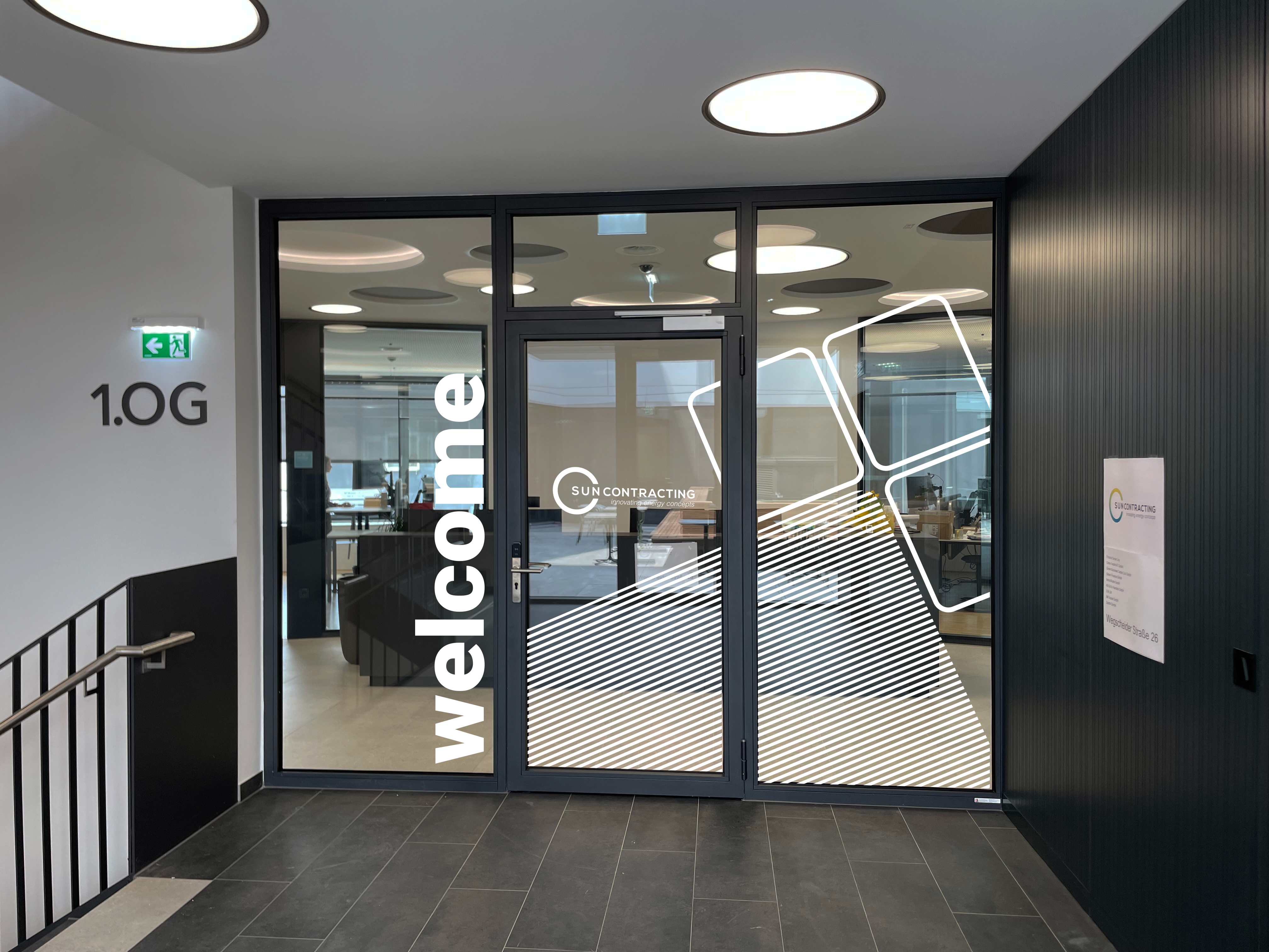 Glas Front Welcome Beschriftung